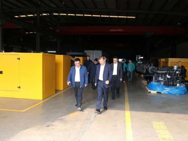 县委常委、副县长张钦国到康姆勒调研